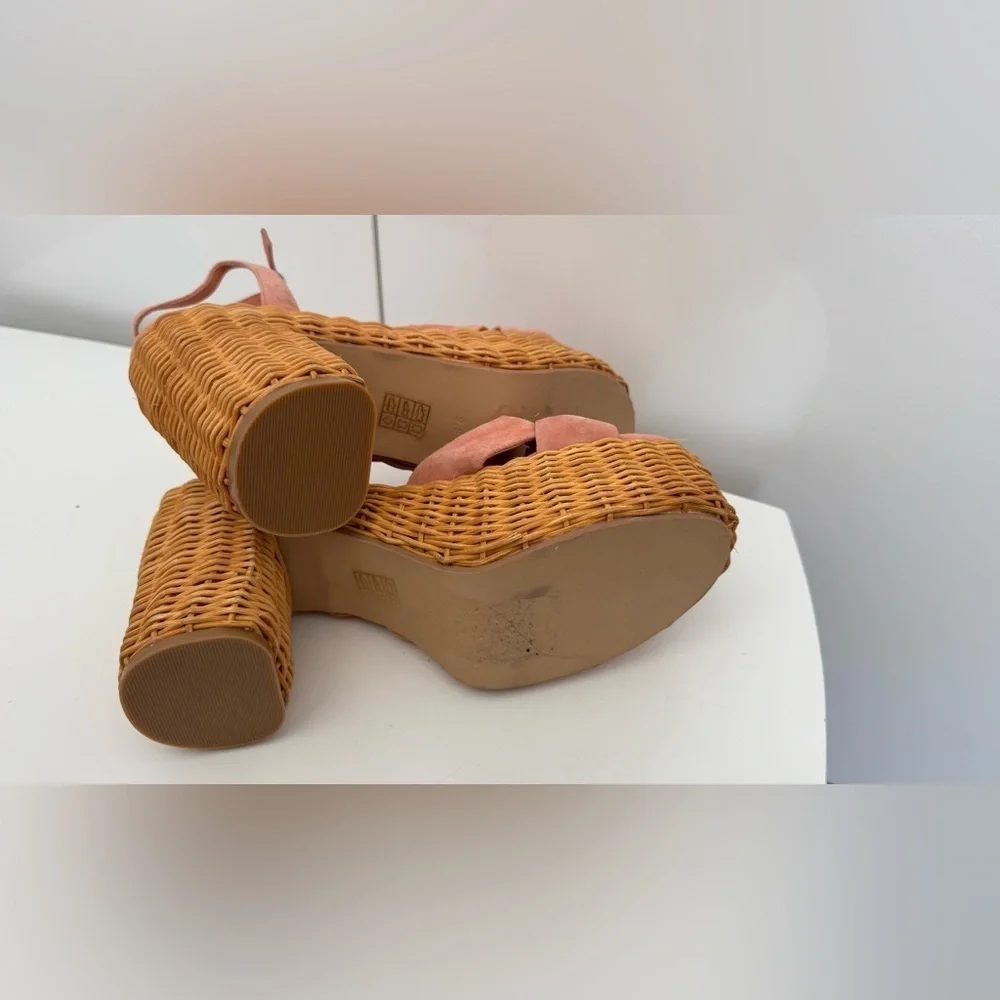 Jeffrey  Campbell Women's Pink Woven Platform Sandals size 9.5
